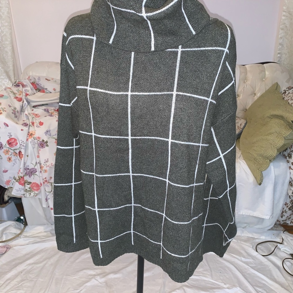 Sweater - Picture 5 of 5
